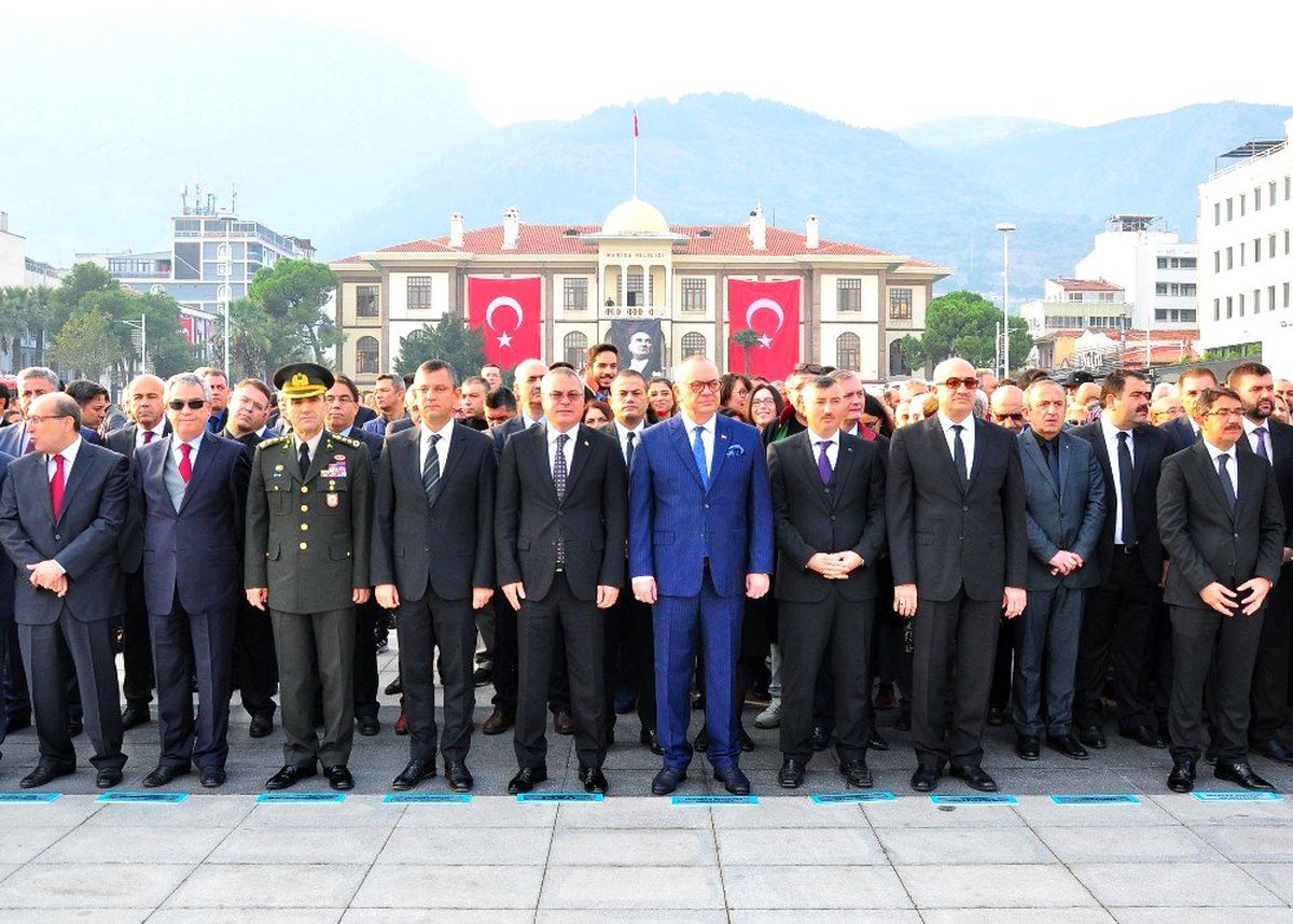 Manisa\'da hayat 2 dakikalığına durdu