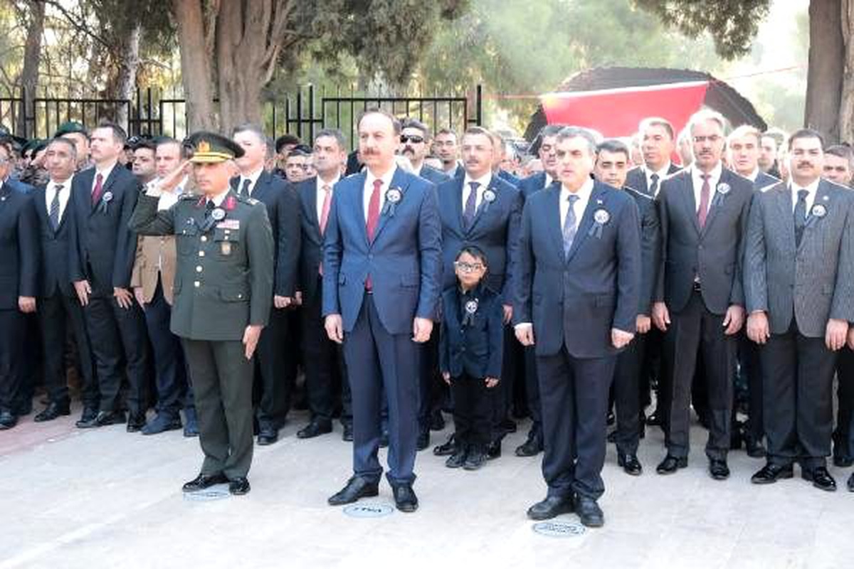 Şanlıurfa\'da, Atatürk 81\'inci ölüm yıl dönümünde anıldı
