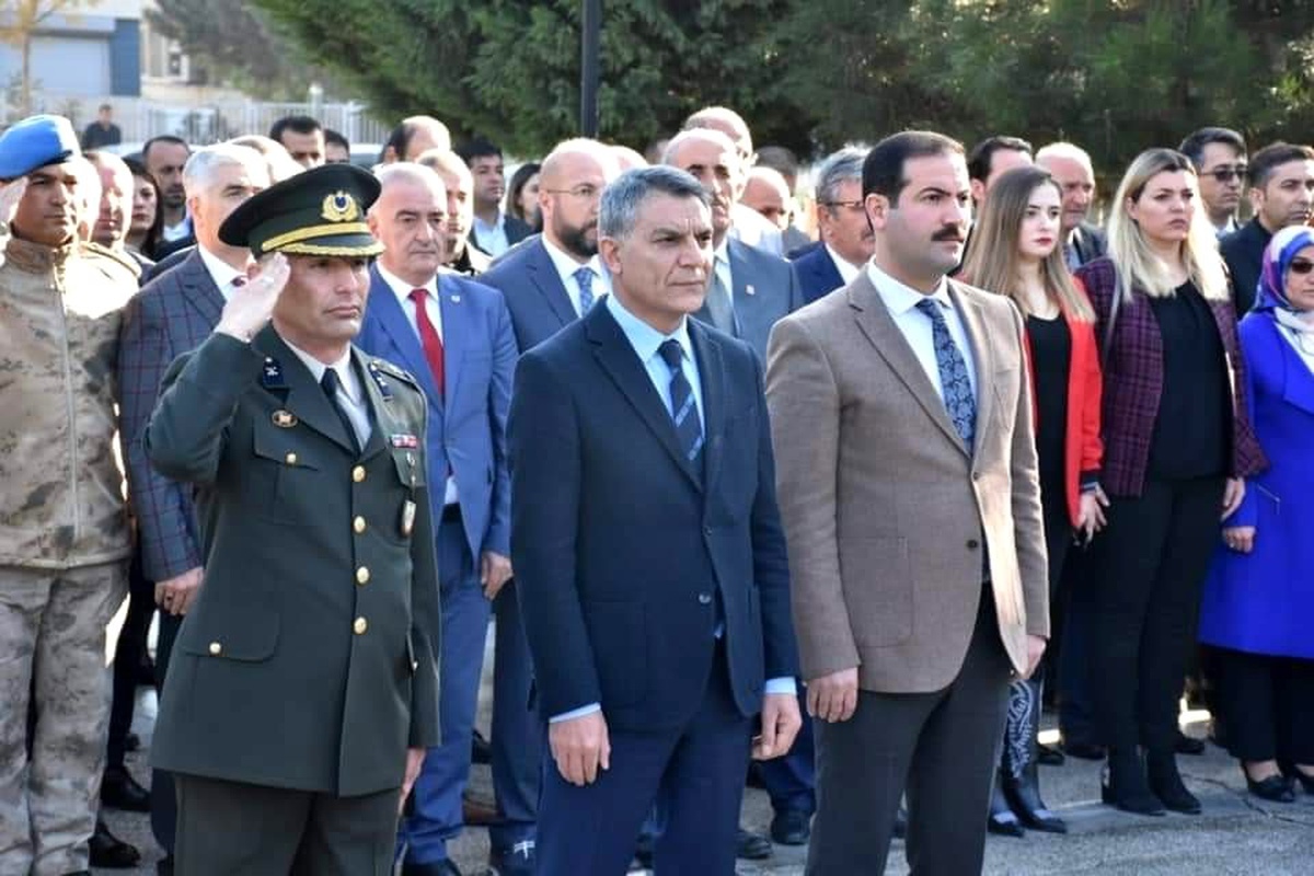 Tatvan\'da Atatürk\'ü anma töreni