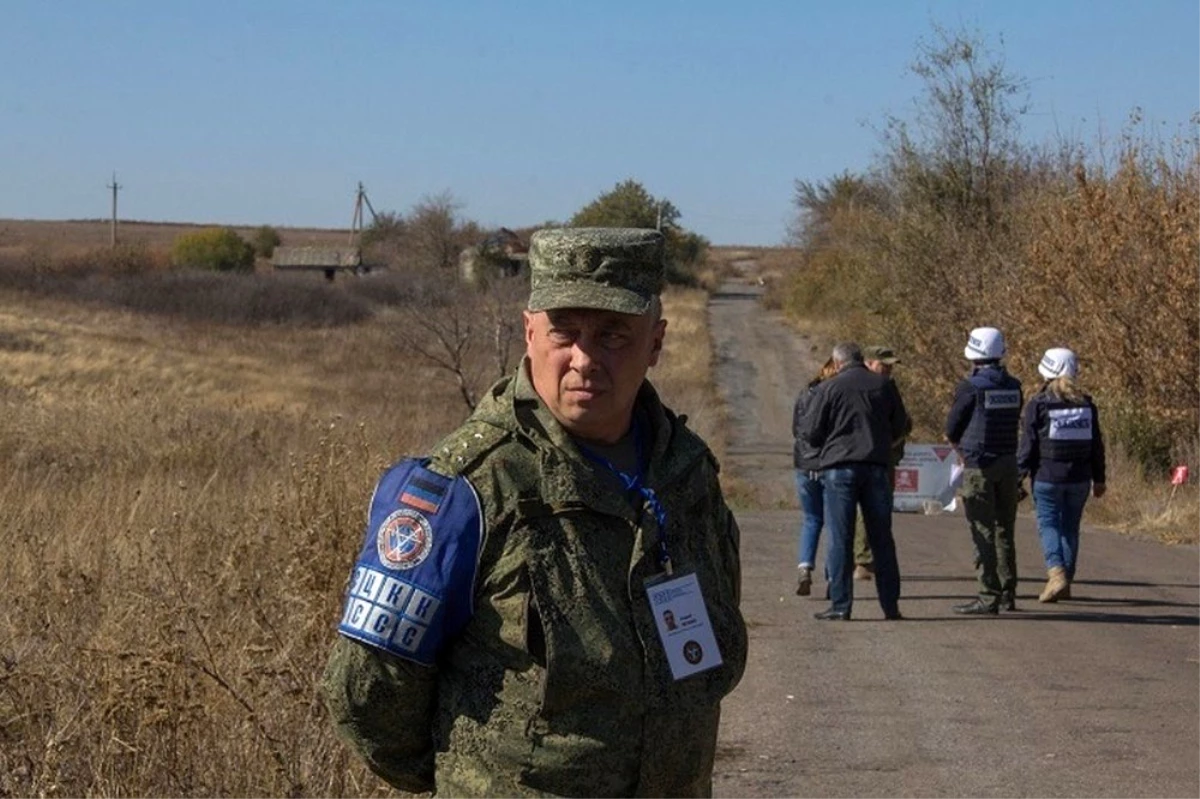 Ukrayna askeri ve Rusya yanlıları bölgeden çekilmeyi sürdürüyor