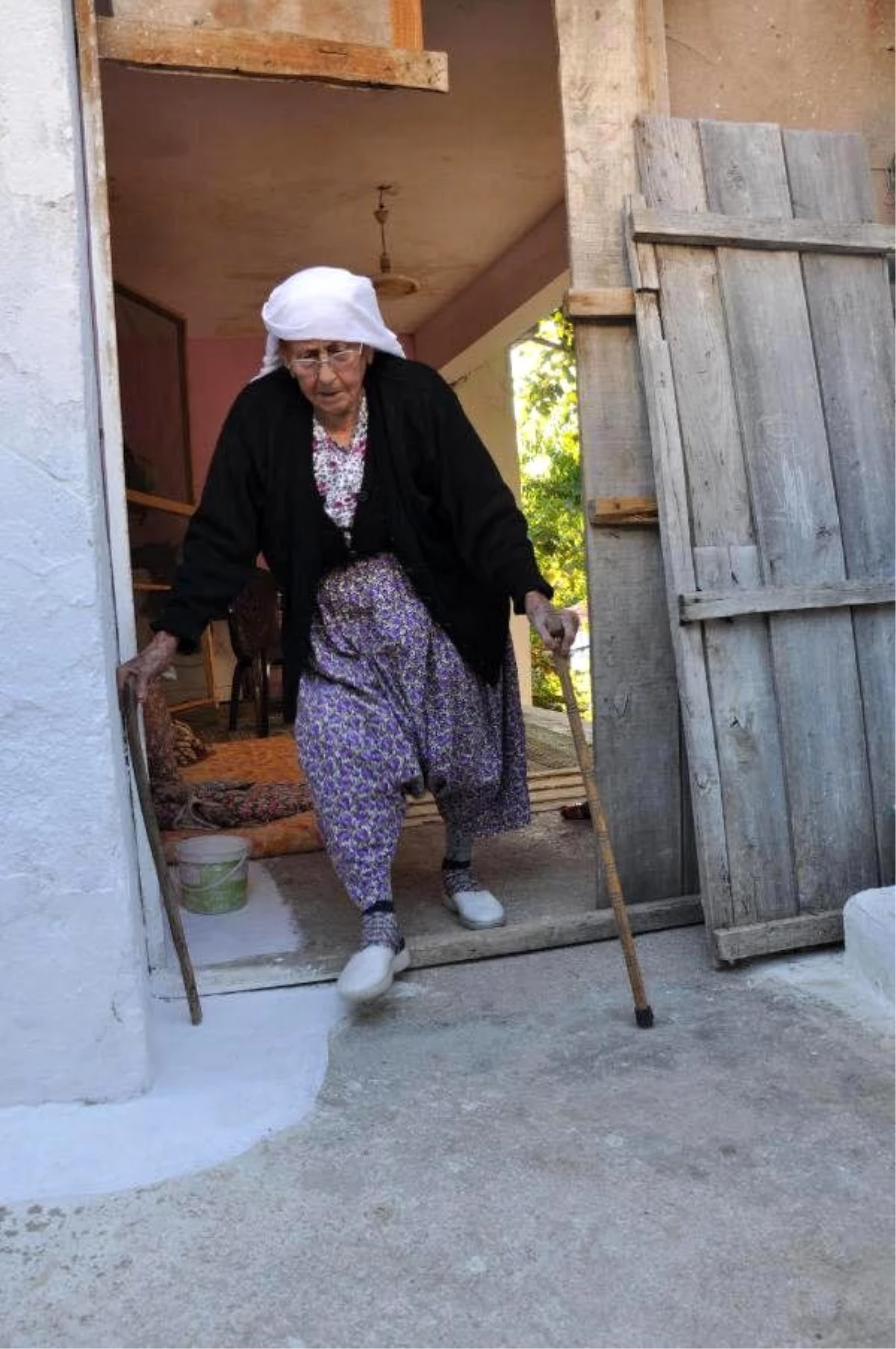 105 yaşındaki Ayşe nine hayatını kaybetti