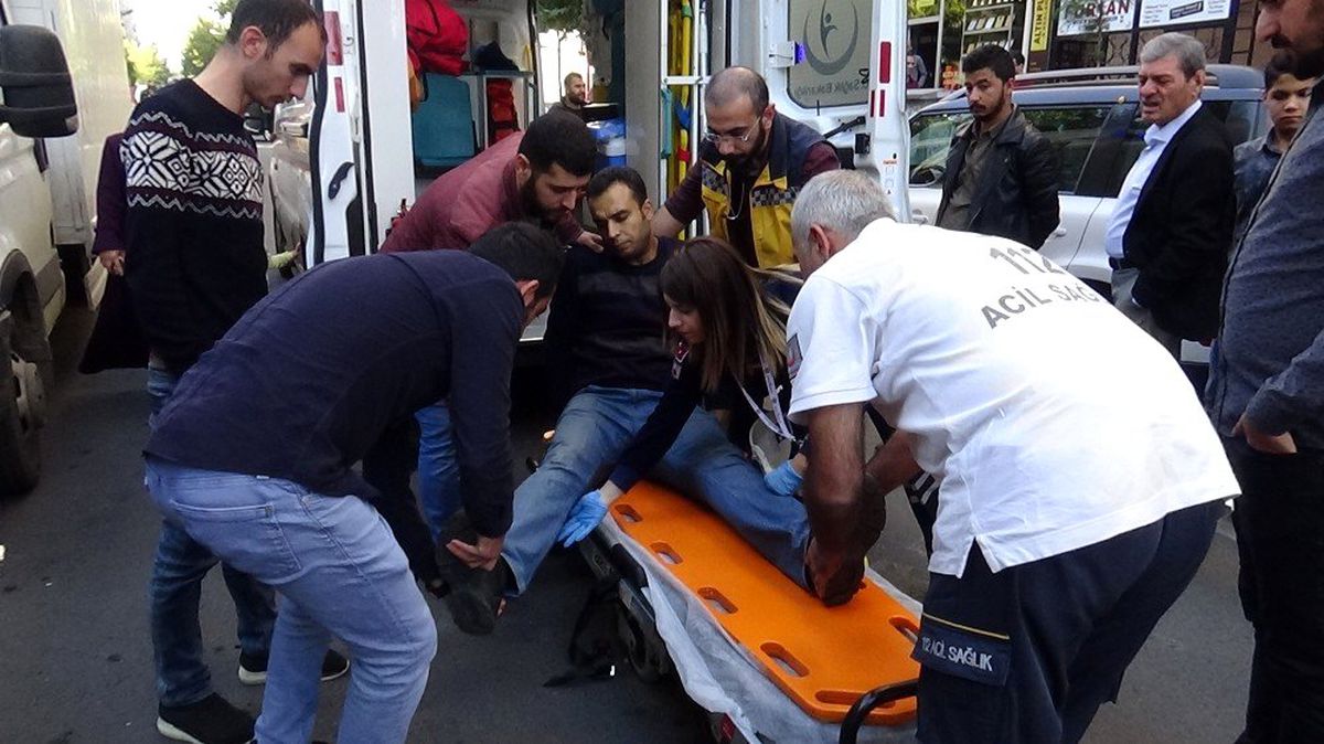 15 yaşındaki çocuğun kullandığı elektrikli motosiklet yayaya çarptı