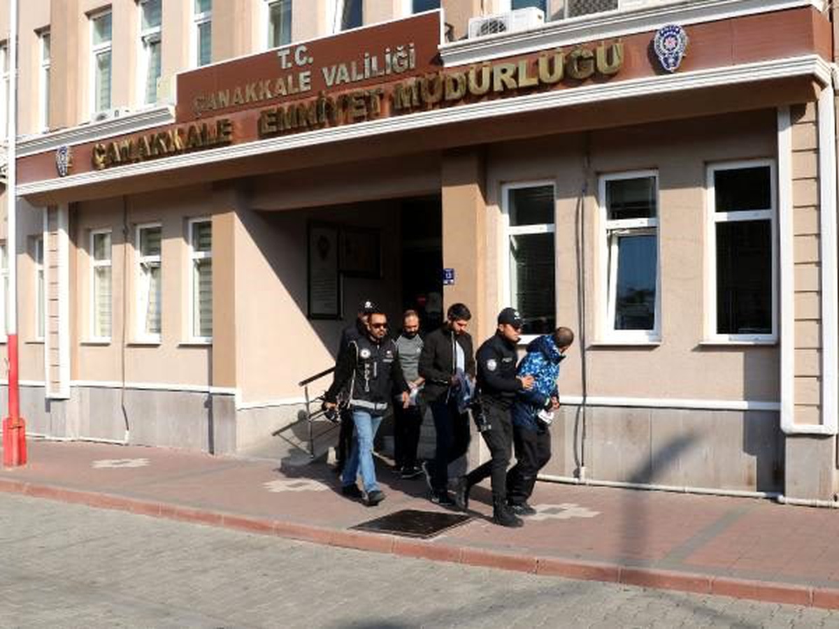 300 yıllık tarihi hamama, define aramak için zarar verdiler