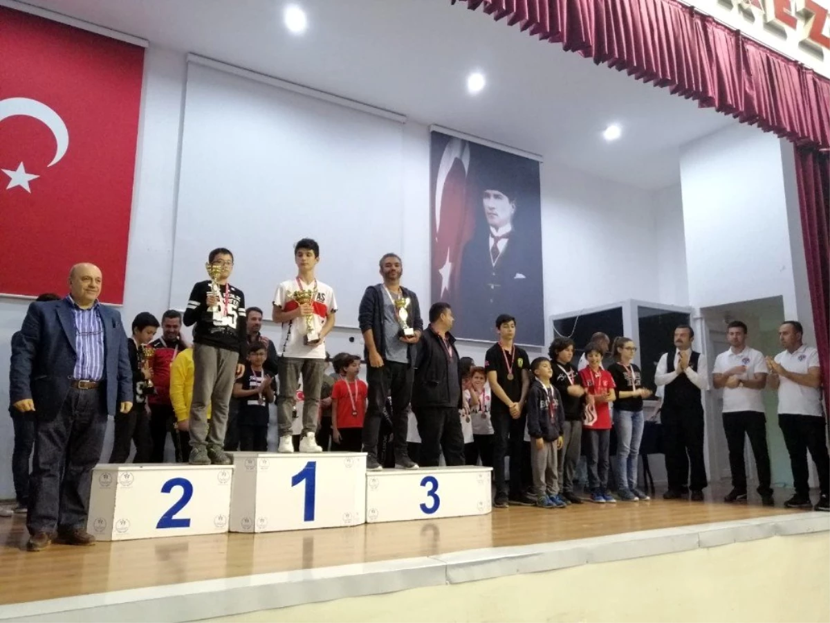 Atatürk satranç turnuvası heyecanı