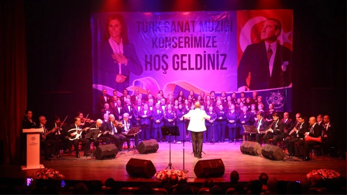 Aydın Büyükşehir Atatürk\'ü sevdiği şarkılarla andı