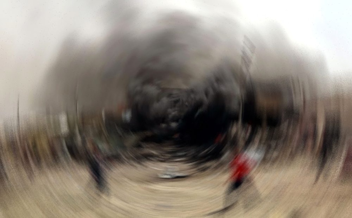 Bağdat\'ta güvenlik güçlerine bombalı saldırı: 48 yaralı