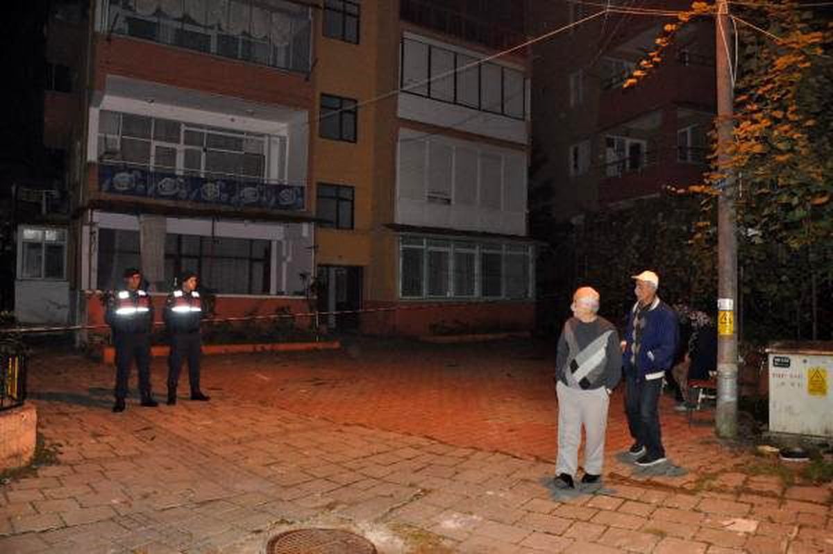 Bartın\'da orman yangın 7 ev boşaltıldı (2)