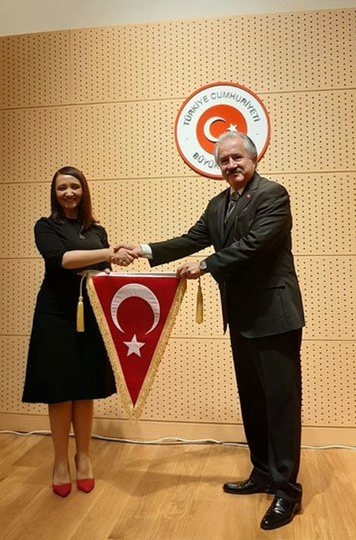 Başkan Tekin\'in yurt dışı temasları