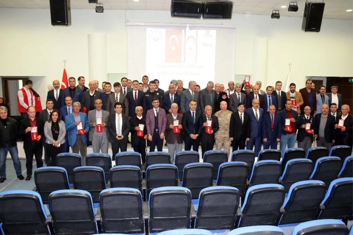 Bitlis\'te 29 Kıbrıs gazisine \'Milli Mücadele Madalyası\' verildi
