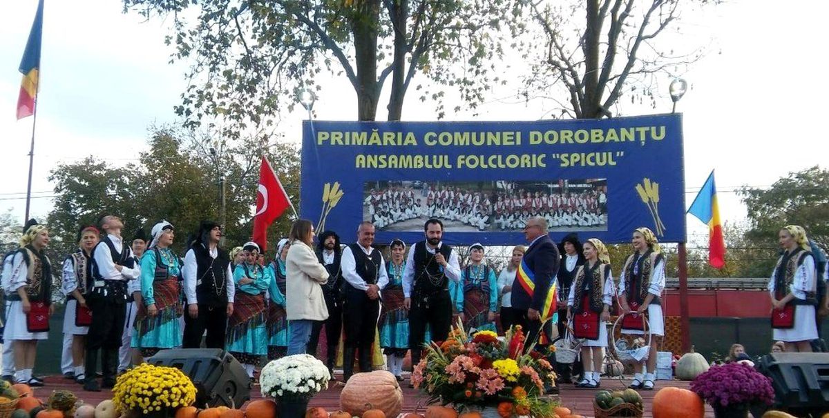 Çağdaş Anadolu Romanya\'da İstiklal Marşını coşku ve gururla söyledi