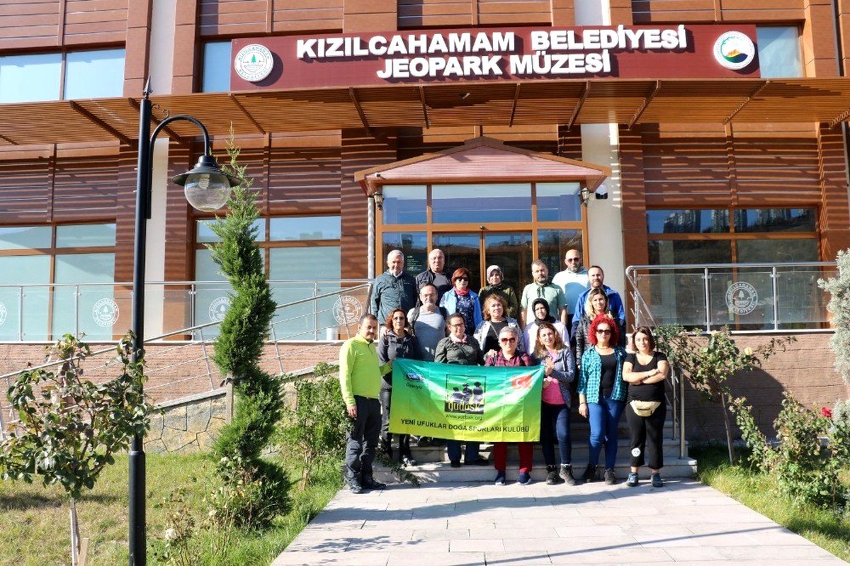 Doğaseverler sonbahar yürüyüşünü Kızılcahamam\'da yaptı