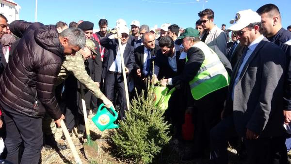 Erciş\'te 5 bin fidan toprakla buluştu