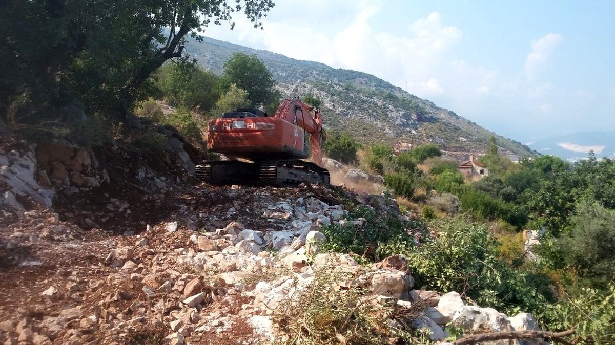 Finike\'de 2 mahallenin içme suyu sorunu çözüldü