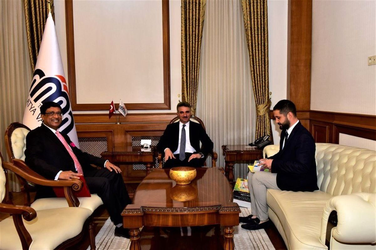 Hindistan Büyükelçisi Sanjay Bhattacharyya Vali Baruş\'u ziyaret etti