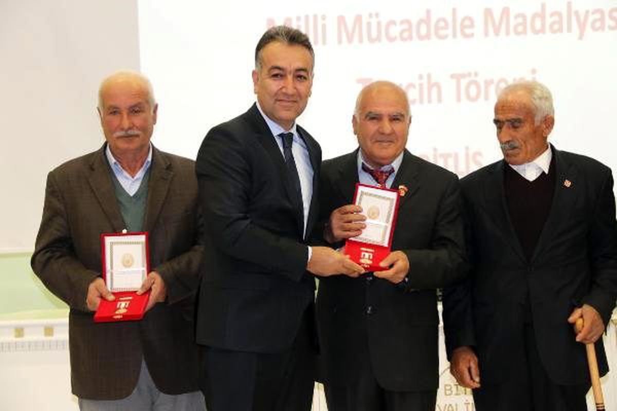 Kıbrıs gazilerine \'Milli Mücadele\' madalyaları verildi