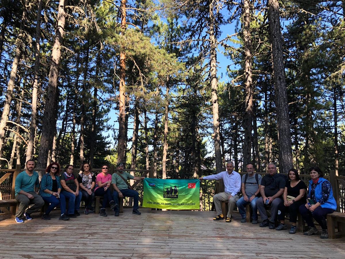Kızılcahamam\'da bir grup doğa yürüyüşü gerçekleştirdi