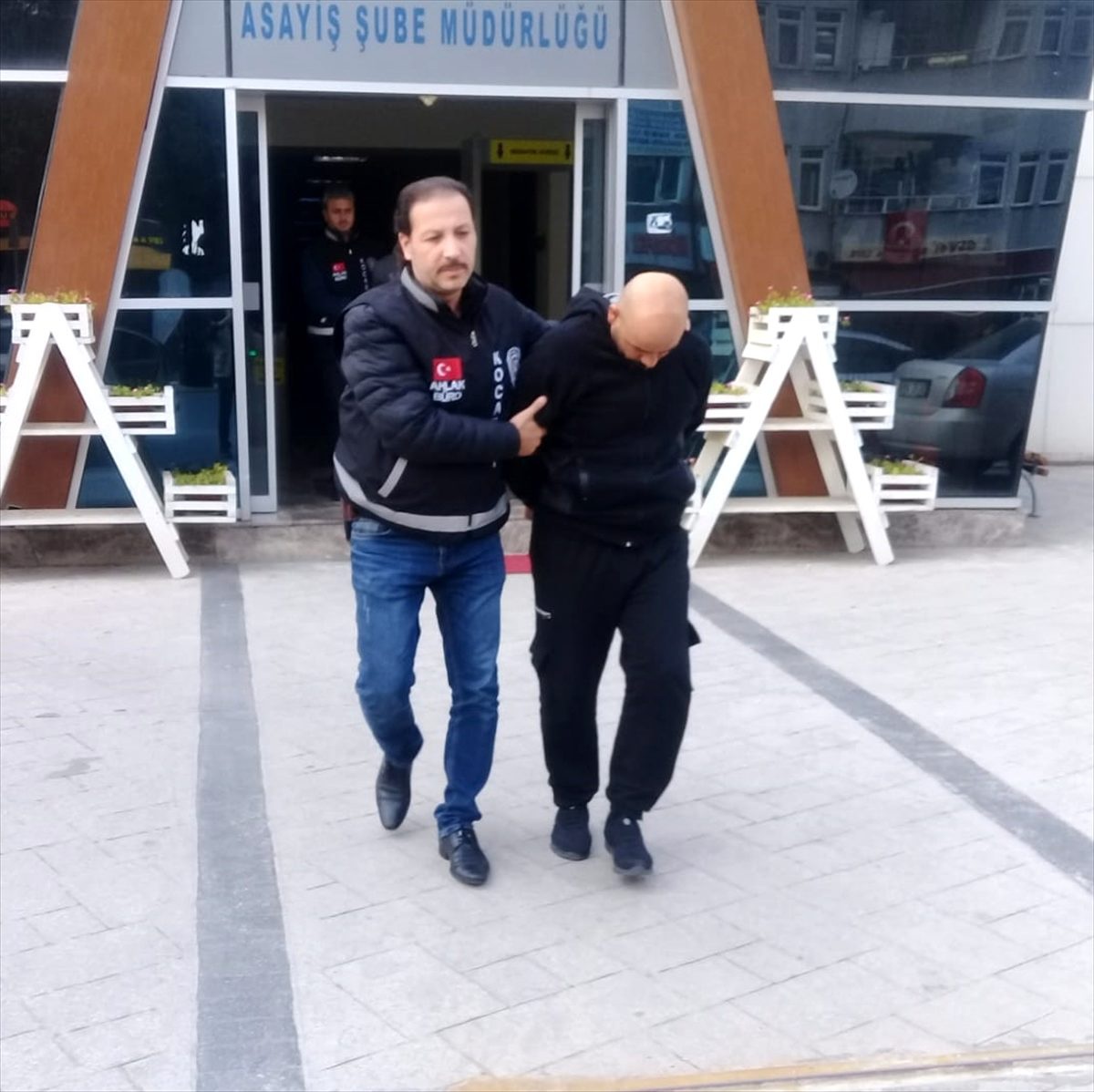 Kocaeli\'de fuhuş operasyonunda 2 kişi tutuklandı