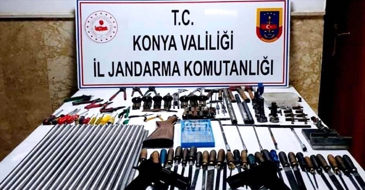 Konya\'da kaçak silah üretilen eve operasyon