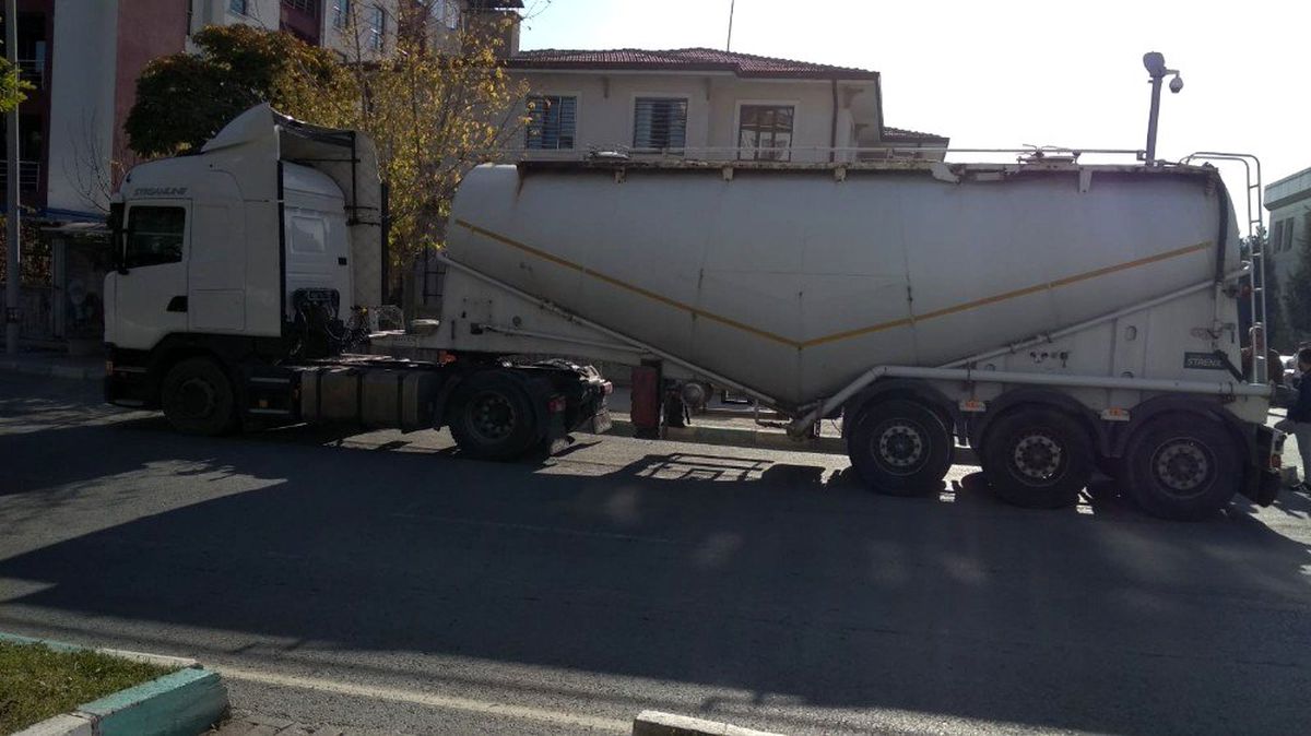 Konya\'da yabancı plakalı tırda 3 kilo esrar yakalandı