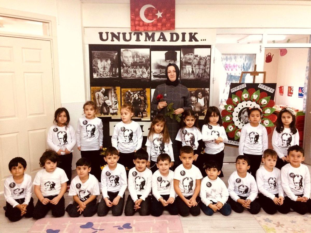 Minikler Ata\'sını unutmadı