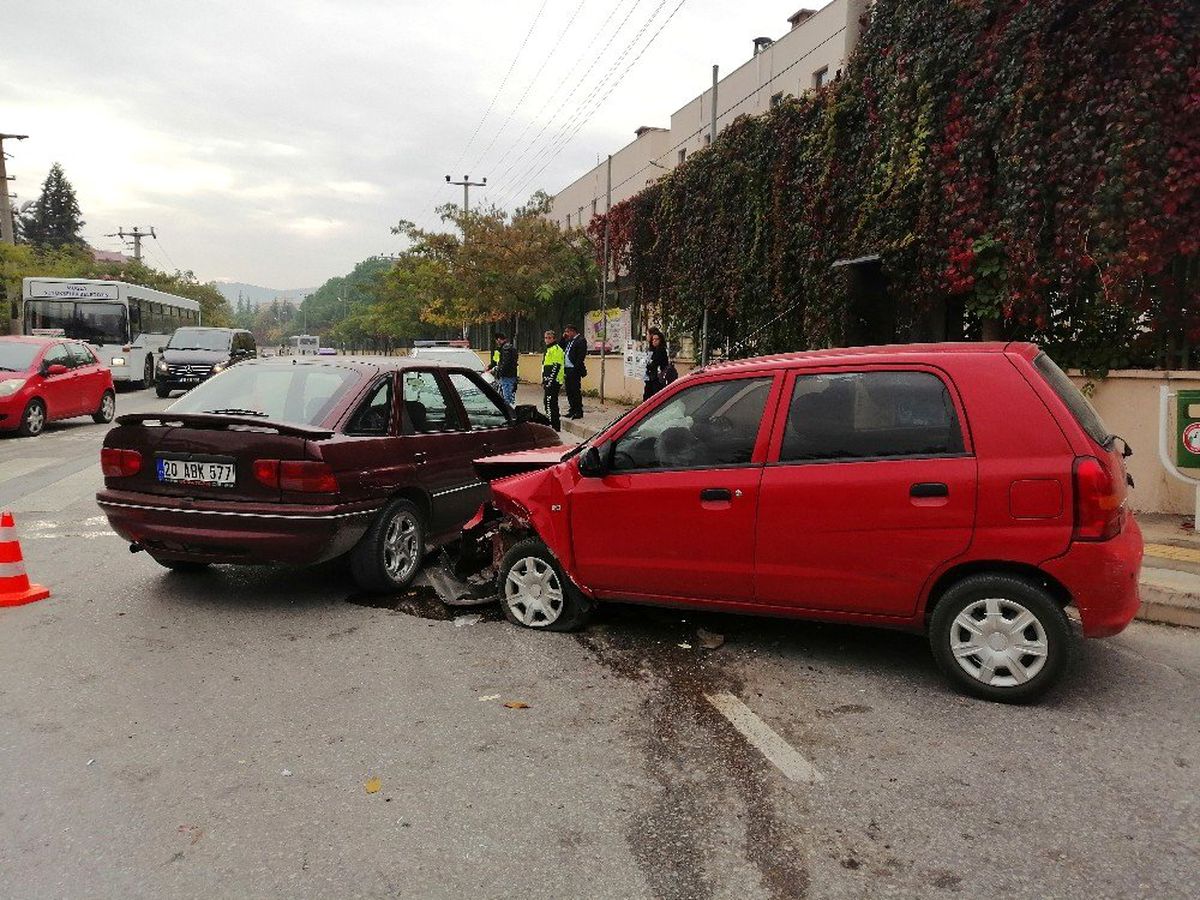 Muğla\'da trafik kazası; 2 yaralı