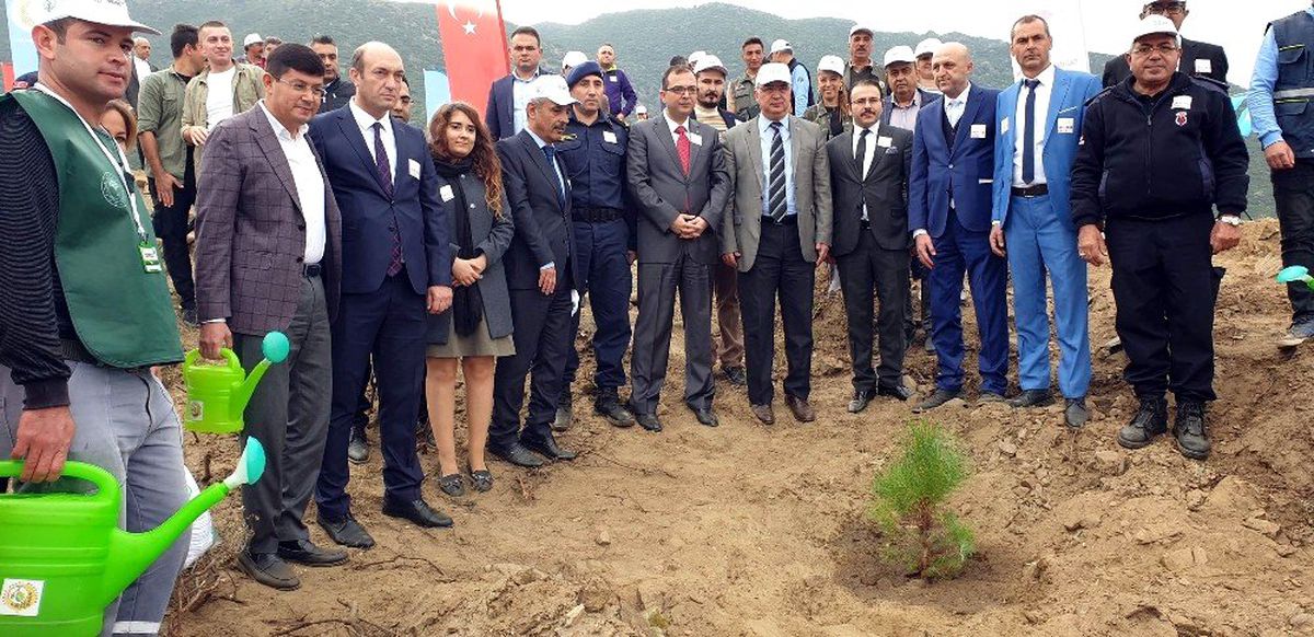 Nazilli\'de 45 bin fidan \'geleceğe nefes\' sloganıyla toprakla buluşturuldu