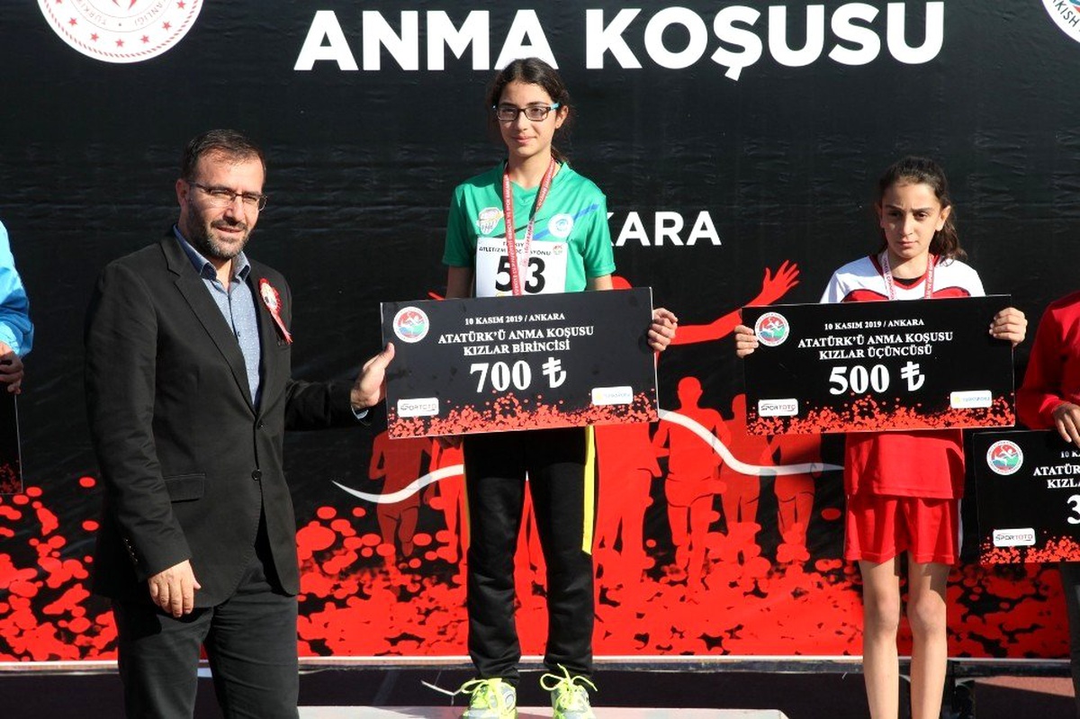 Odunpazarı Belediyesi Atletizm Takımı Türkiye Şampiyona\'sında 1\'inci oldu
