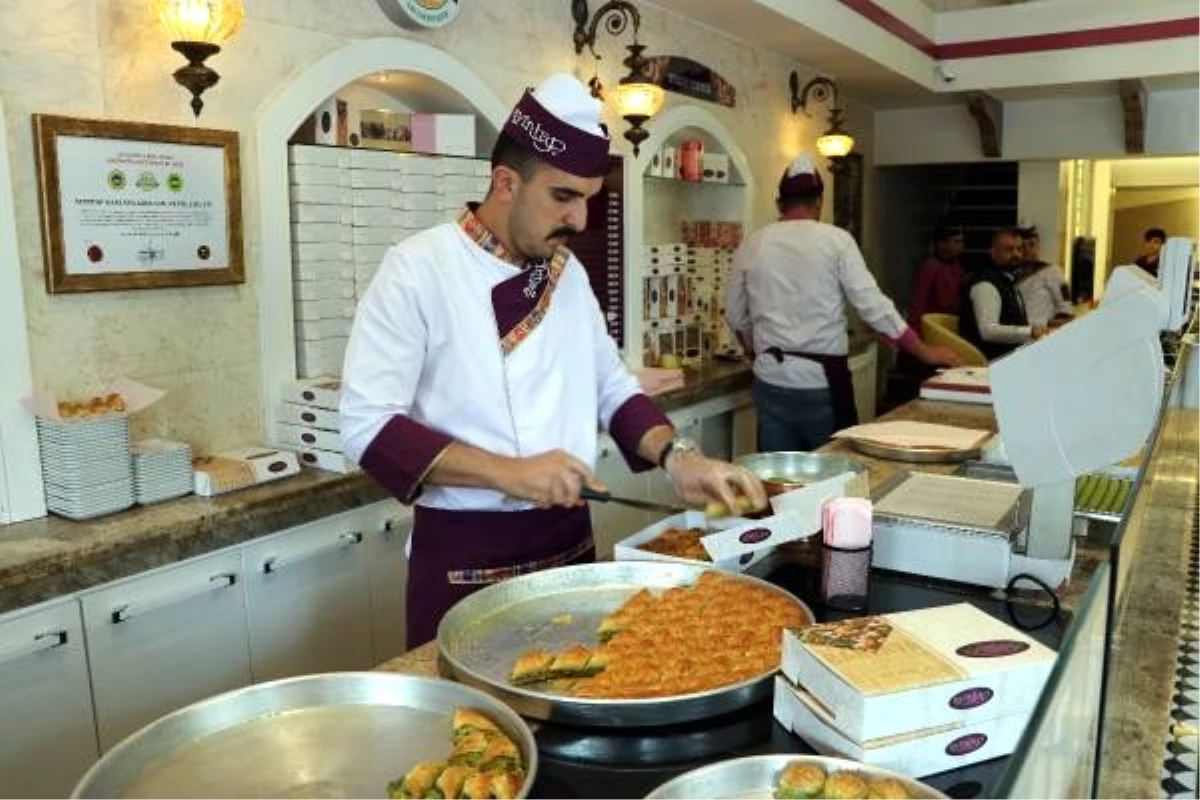 Onlarca baklavacıyı \'ucuz tepsi\' tuzağıyla kandırdılar