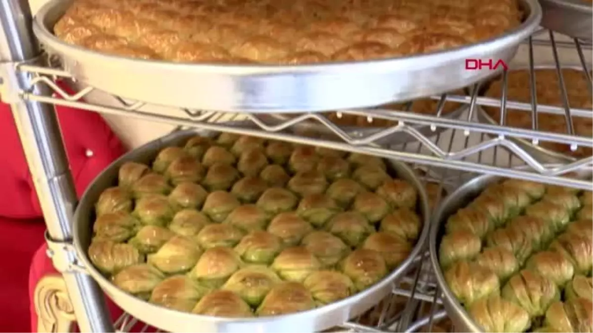 Onlarca baklavacıyı \'ucuz tepsi\' tuzağıyla kandırdılar