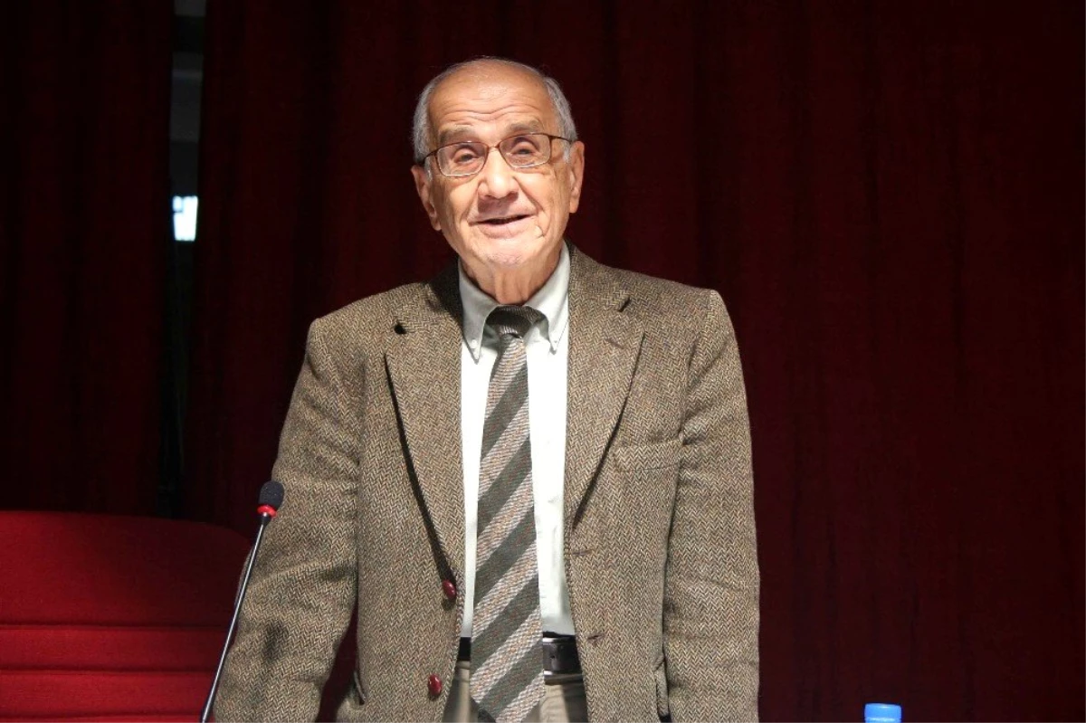 Prof. Dr. Mümtaz Soysal vefat etti