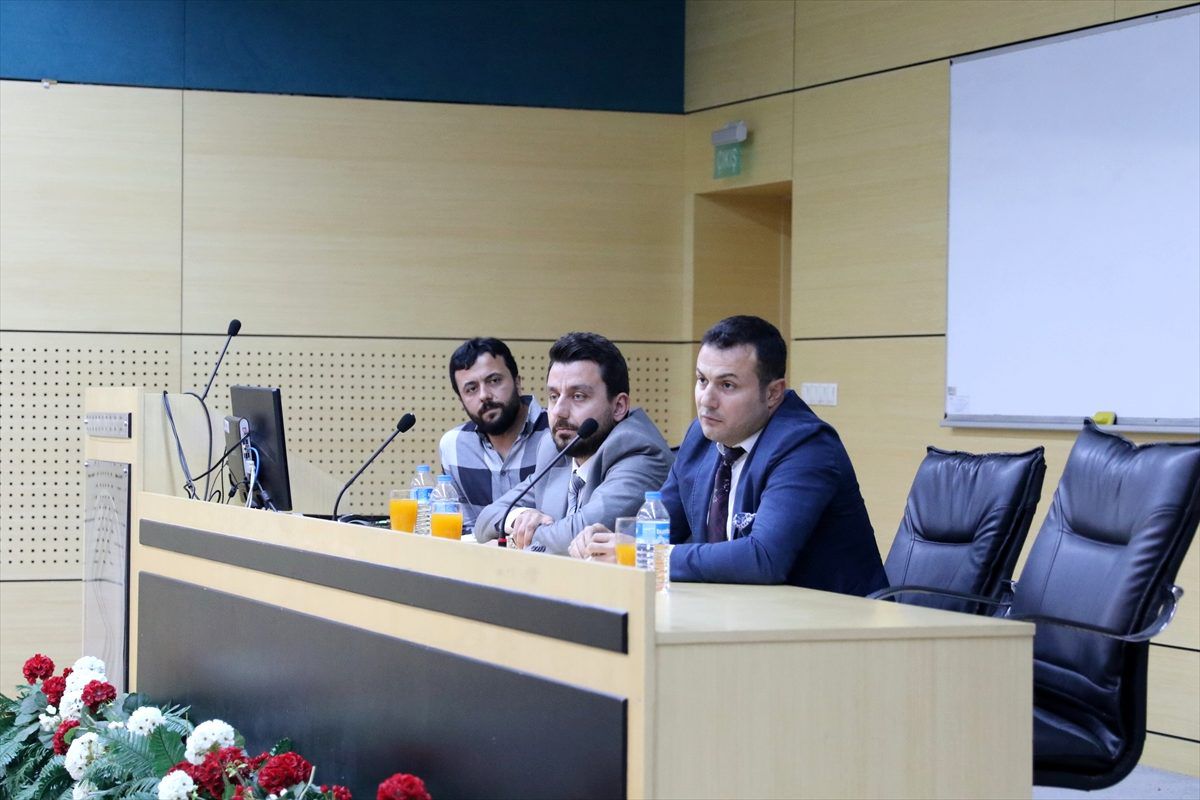 SAÜ\'de "Kamuda Kariyer" konferansı