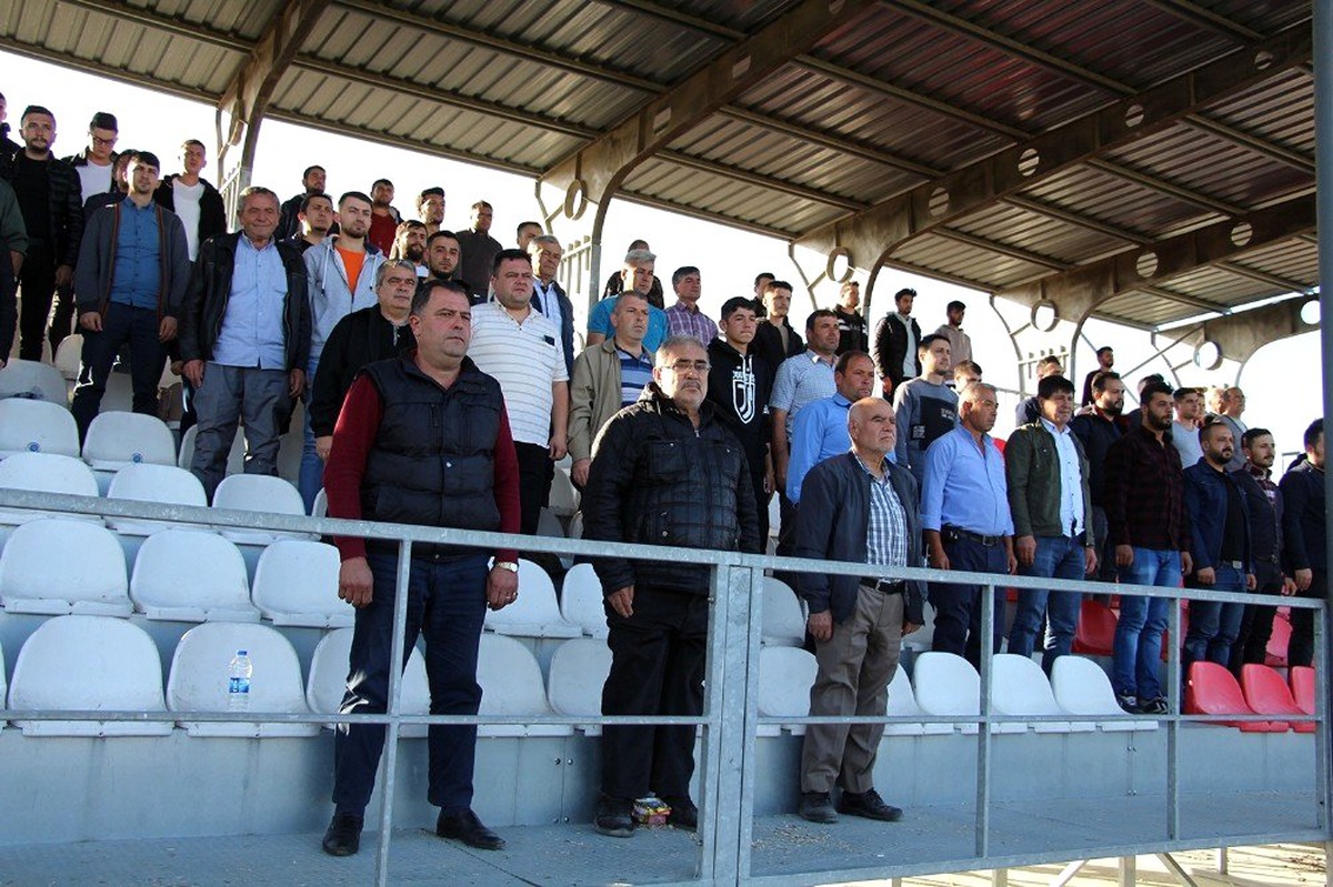 Ülküspor\'dan Demirci Belediyespor\'a yarım düzine gol