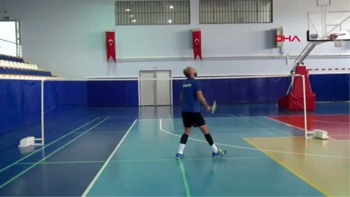Van engelli sporcu, \'batminton avrupa şampiyonası\'na hazırlanıyor