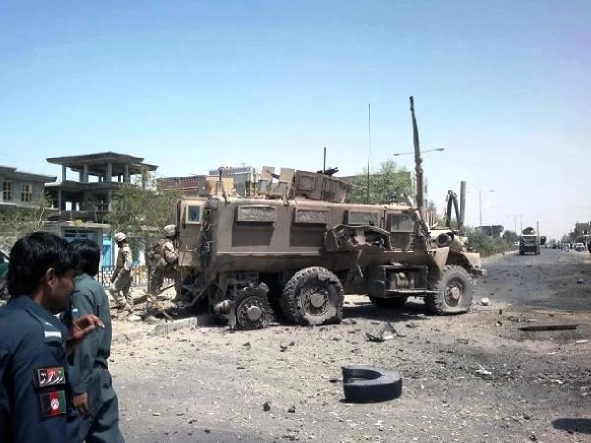 Afganistan\'da ABD konvoyuna saldırı: 4 Afgan askeri öldü, 6 asker yaralandı