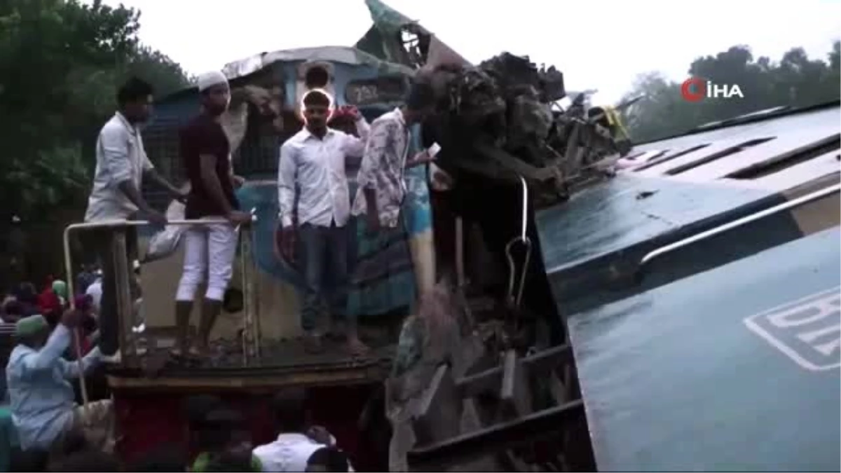 Bangladeş\'te iki tren çarpıştı: 16 ölü, 48 yaralı
