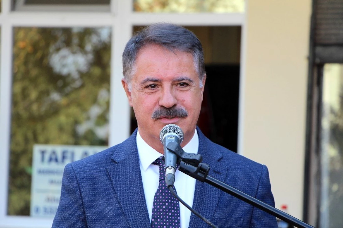 Başkan Deveci: "Köyde bir kütüphane kurulması çok önemli"