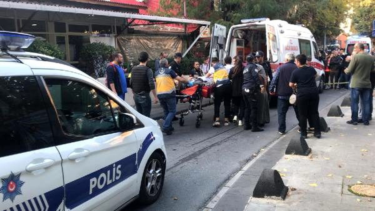 Beyoğlu\'nda kahvehaneciye silahlı saldırı (1)