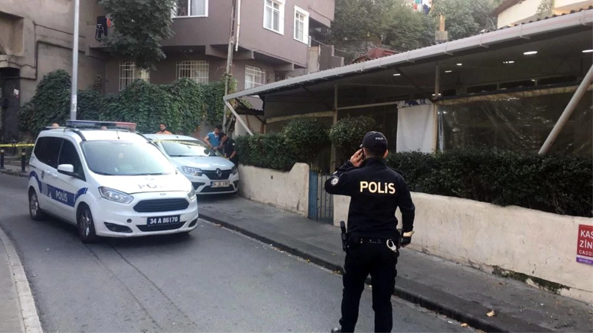 Beyoğlu\'nda silahlı saldırıya uğrayan kahvehaneci hayatını kaybetti