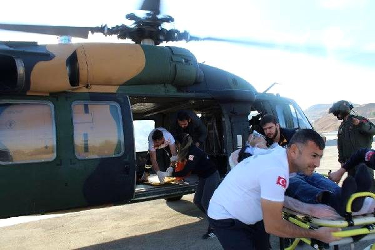 Beytüşşabap\'ta kalp krizi geçiren hasta, askeri helikopterle taşındı