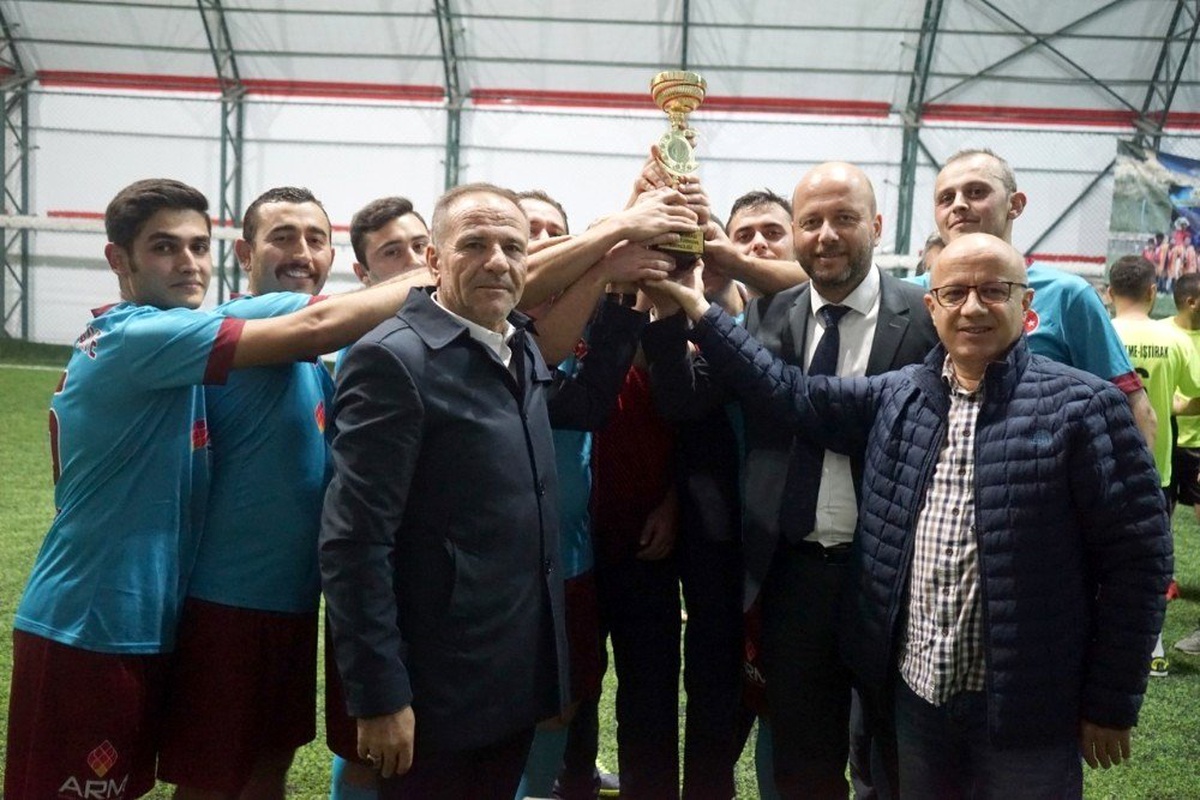 Birimler arası futbol turnuvasında şampiyon İtfaiye Müdürlüğü oldu