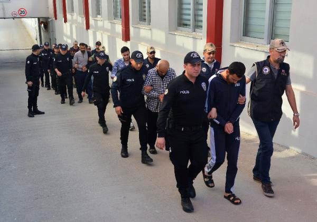 DEAŞ operasyonunda gözaltına alınan 8 Suriyeli, sınır dışı edildi