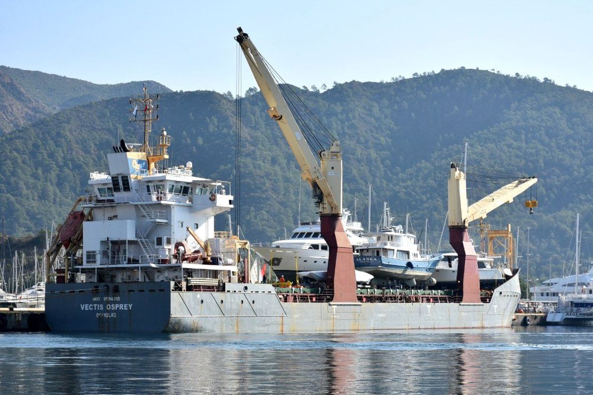 Deniz sezonu kapandı bakımları Marmaris\'te yapılan yatlar ülkelerine dönmeye başladı