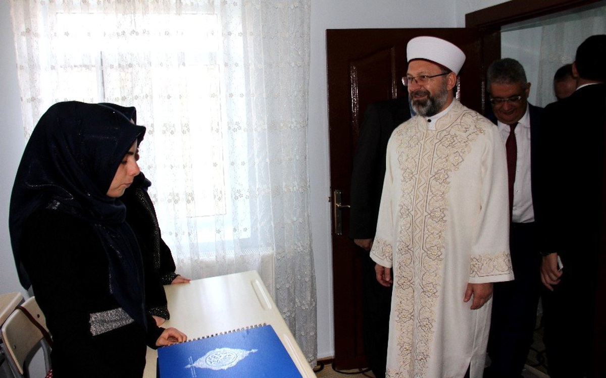 Diyanet İşleri Başkanı Erbaş, otizmli çocuklara tepkiyi kınadı