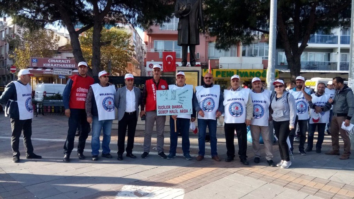 Gaziemir Belediyesinde çalışan işçilerden işten çıkarılmaya tepki