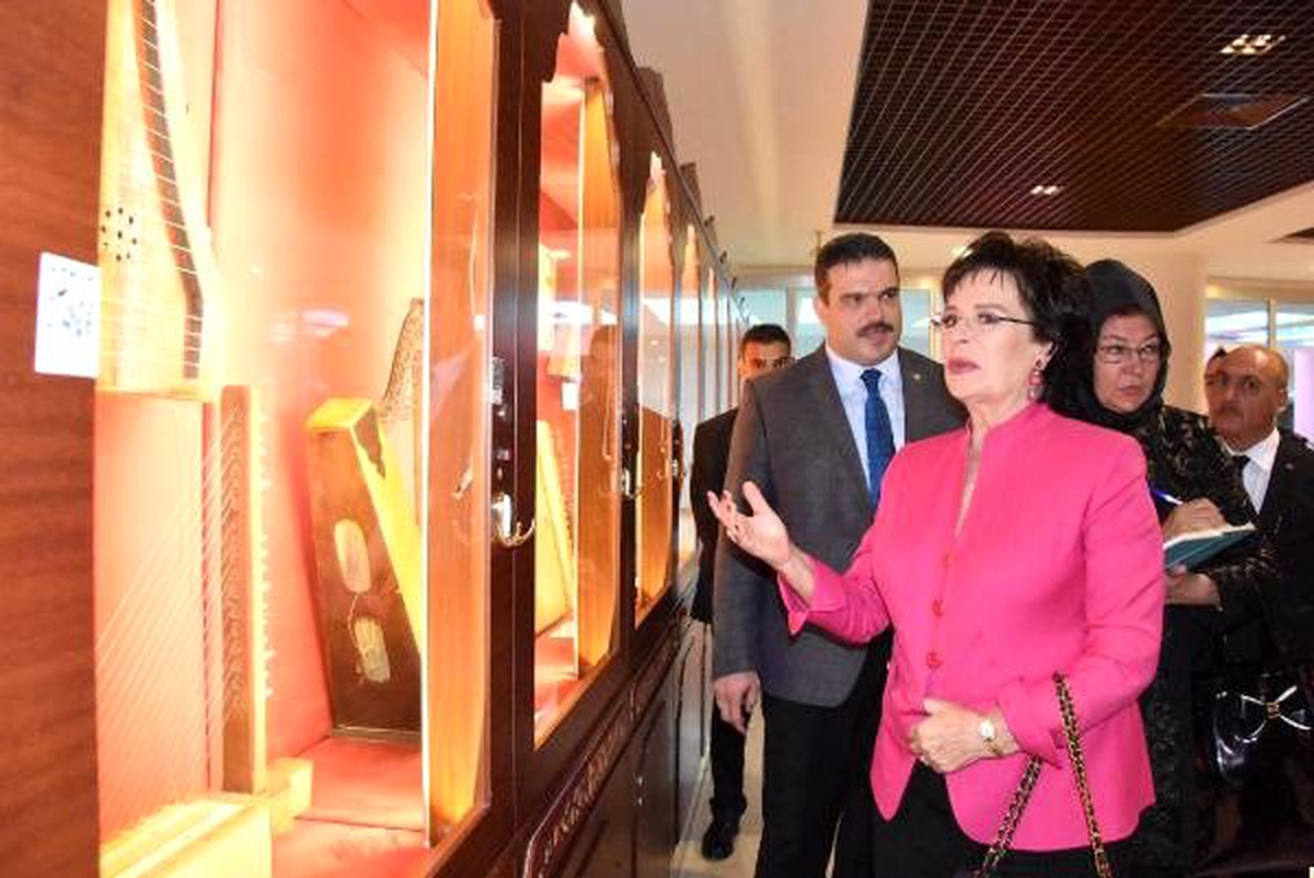 Hülya Koçyiğit: Gönlüm Türk kültürünün biraz daha ön planda olmasını istiyor