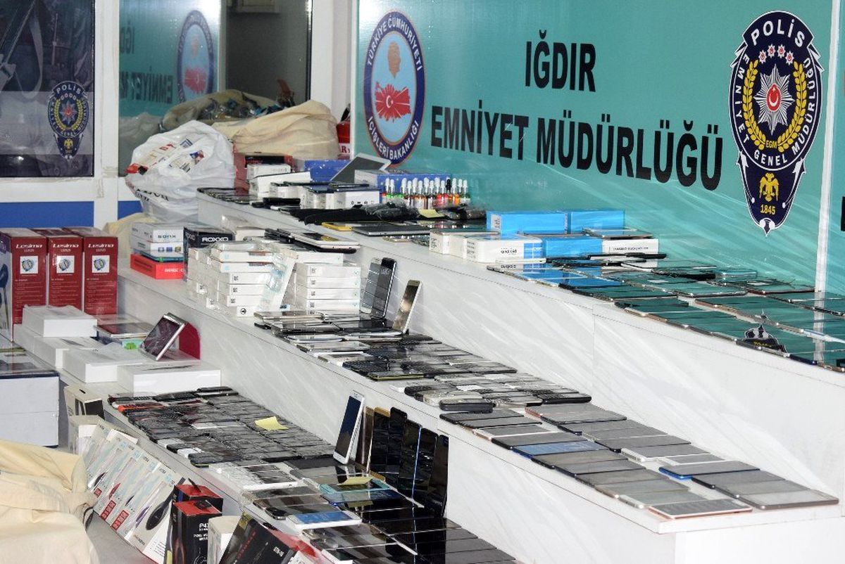 Iğdır\'da kaçak cep telefonu operasyonu