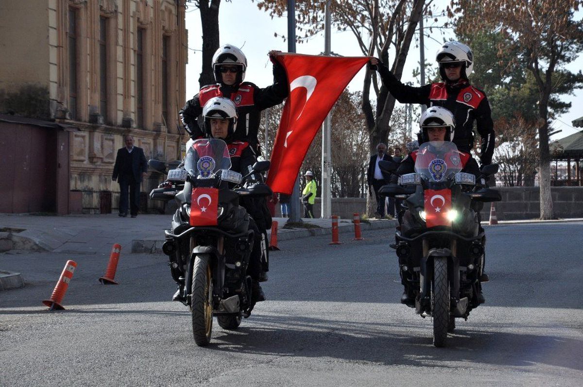 Kars\'ta Yunus timleri görev başında