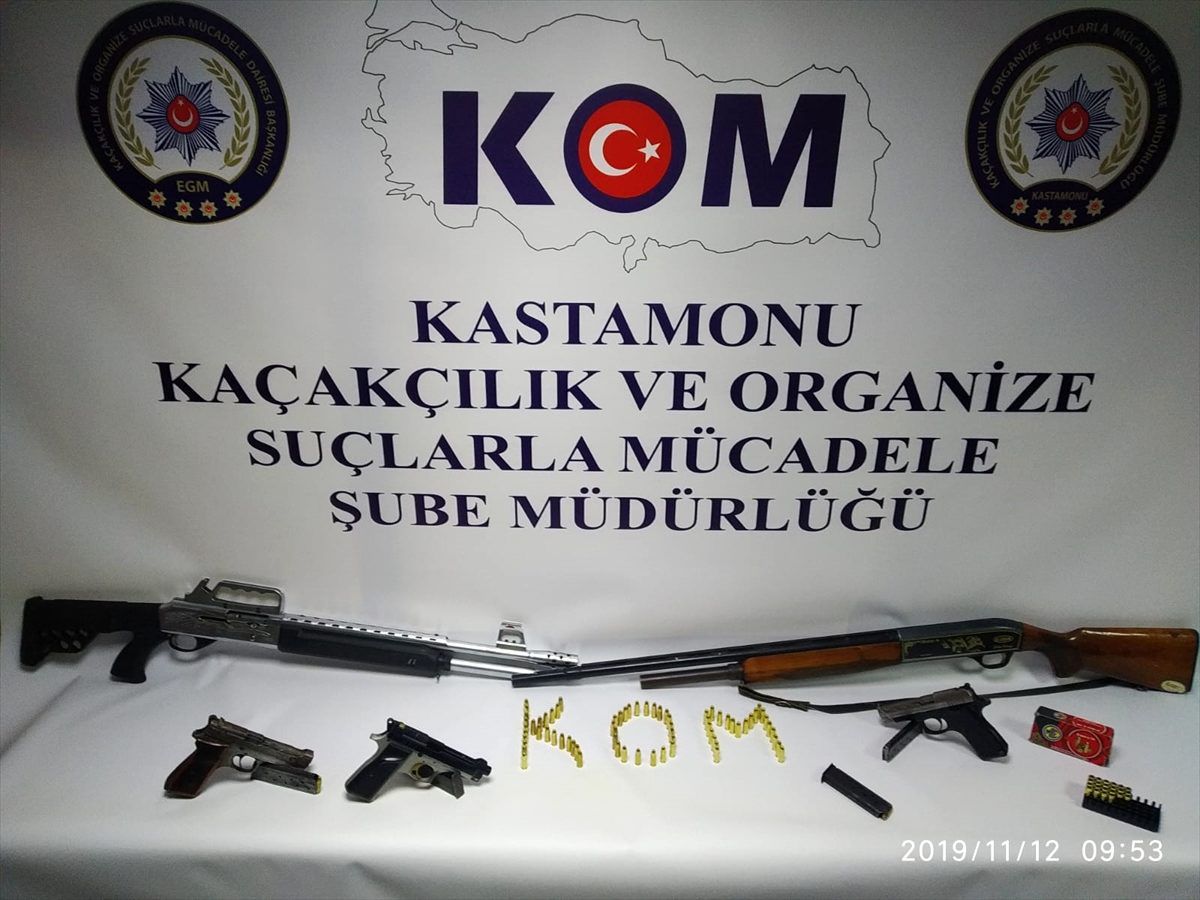 Kastamonu\'da silah kaçakçılığı iddiasıyla 3 şüpheli yakalandı