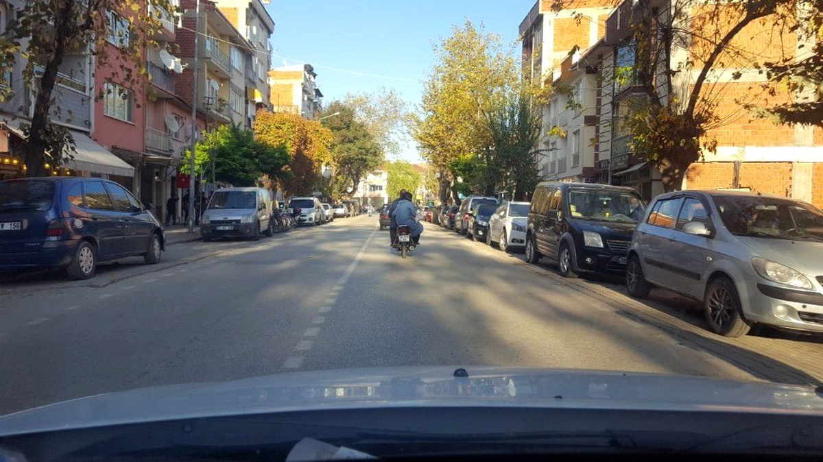 Kucaklarında kundaktaki bebekleriyle böyle yolculuk yaptılar