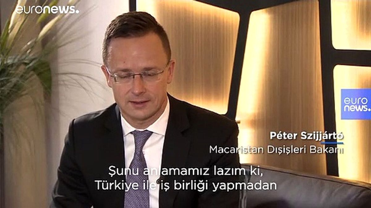 Macaristan Dışişleri Bakanı: Türkiye\'de 4 milyon mülteci var; Ankara ile iyi geçinmek zorundayız